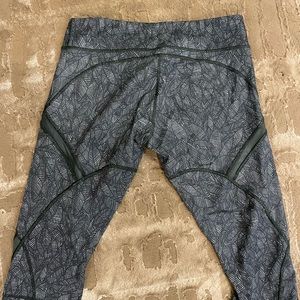 Lululemon Crop Olive Patterned Leggings